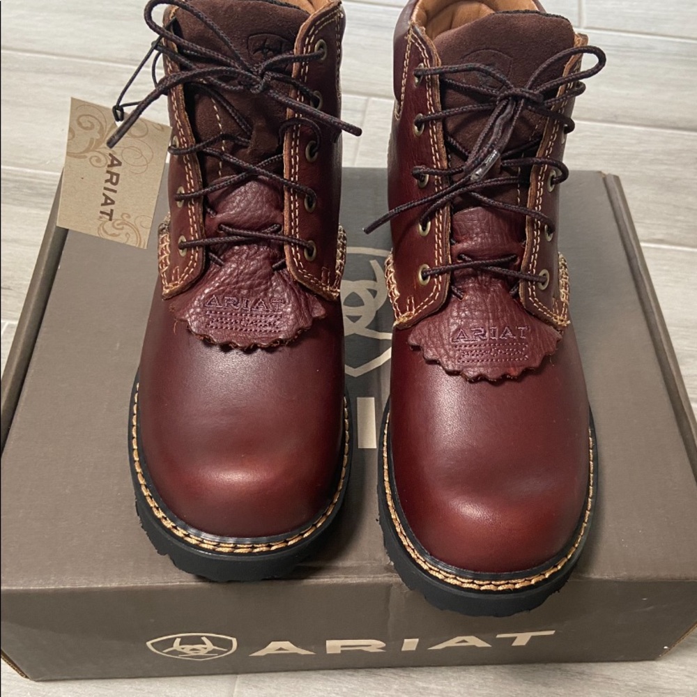 Ariat Canyon dark copper leather work/farm/ hike boots. Size 8. Brand new.